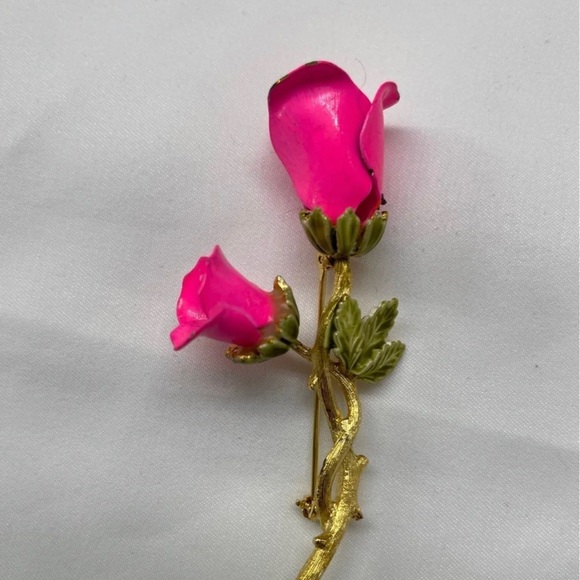 Jewelry - Hot Pink Floral Brooch